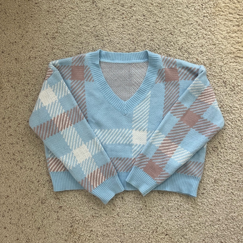 V-neck cozy crop sweater